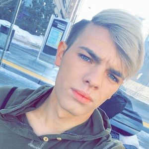 Meet your Posher, Justin